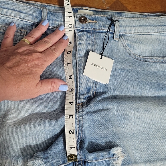 Sneak Peek Jean Shorts - Picture 8 of 8